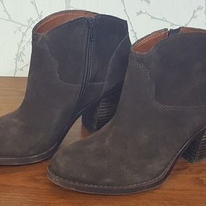 EUC Lucky Brand Suede Bootie
